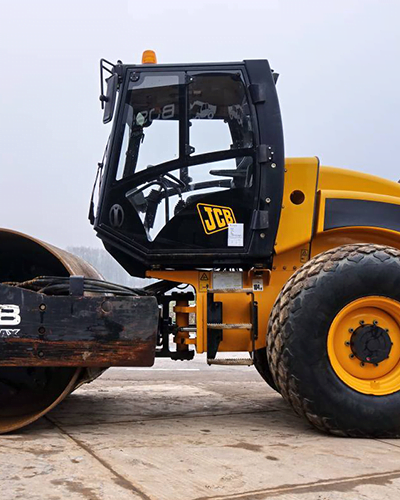 JCB VM115